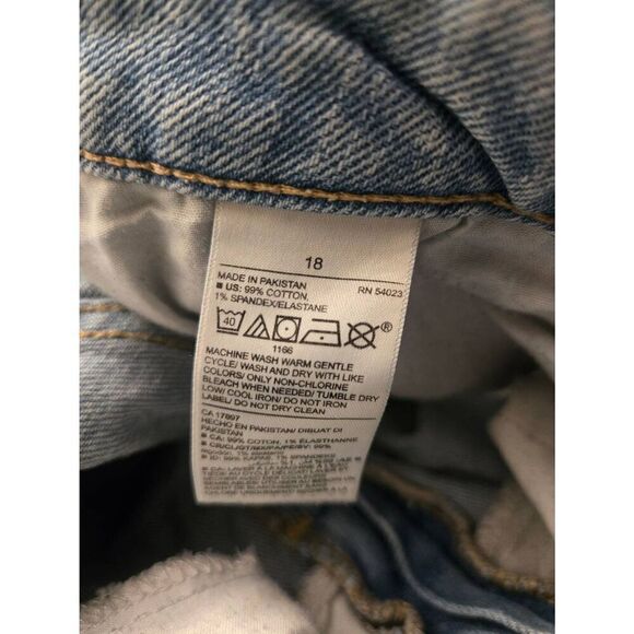 Old Navy OG Straight Women's Size 18 Light Blue Distressed Cut Off Jeans - Picture 5 of 6